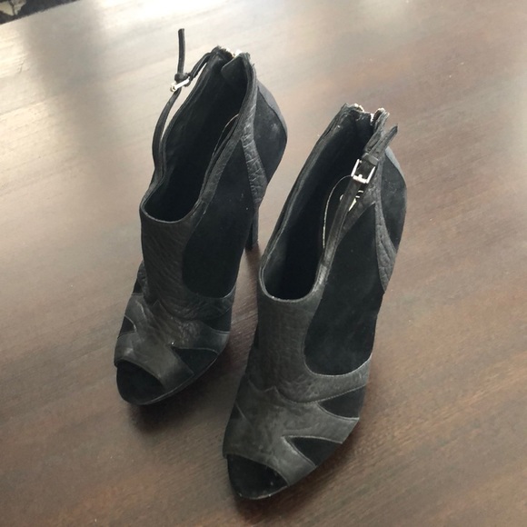 Rock & Republic Peep toe bootie - Picture 3 of 6